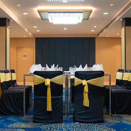 Jardin Hotels Indore Exterior photo