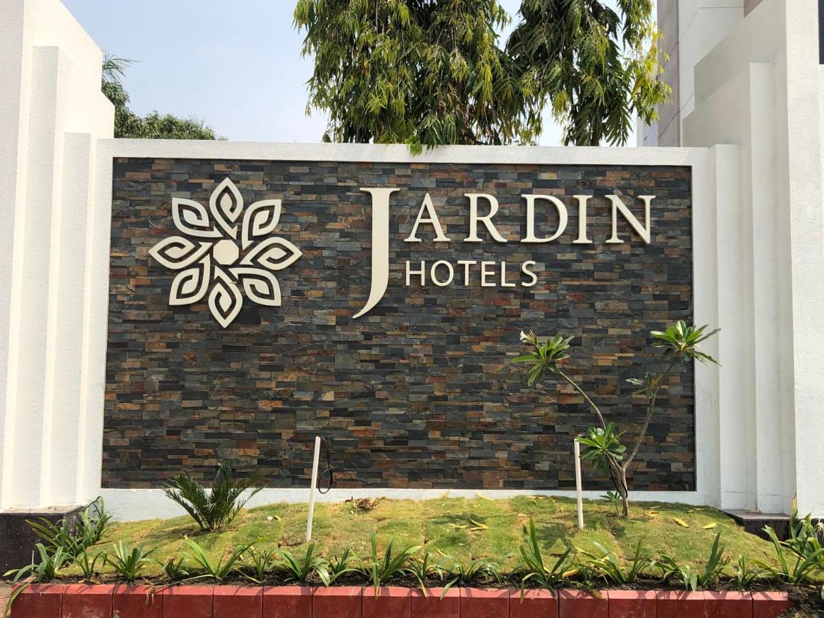 Jardin Hotels Indore Exterior photo