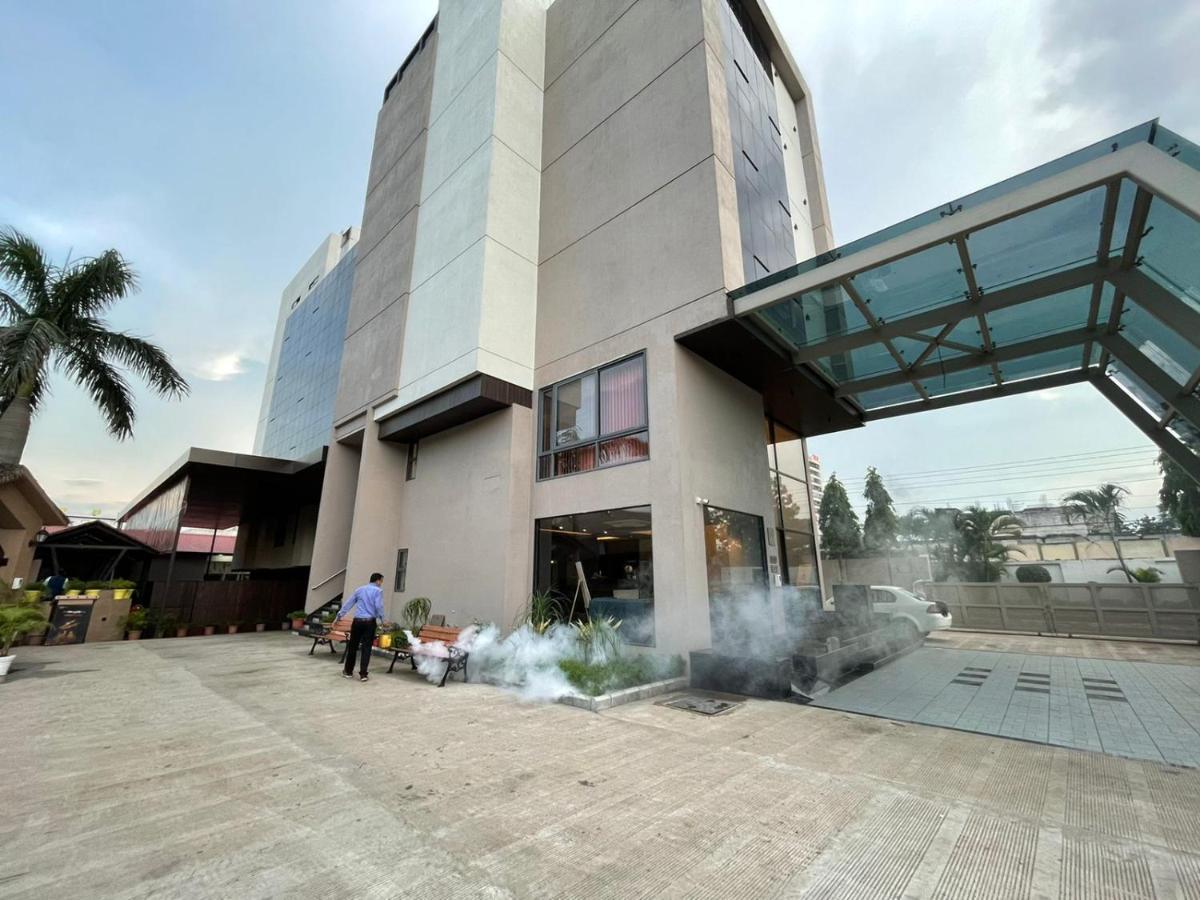 Jardin Hotels Indore Exterior photo