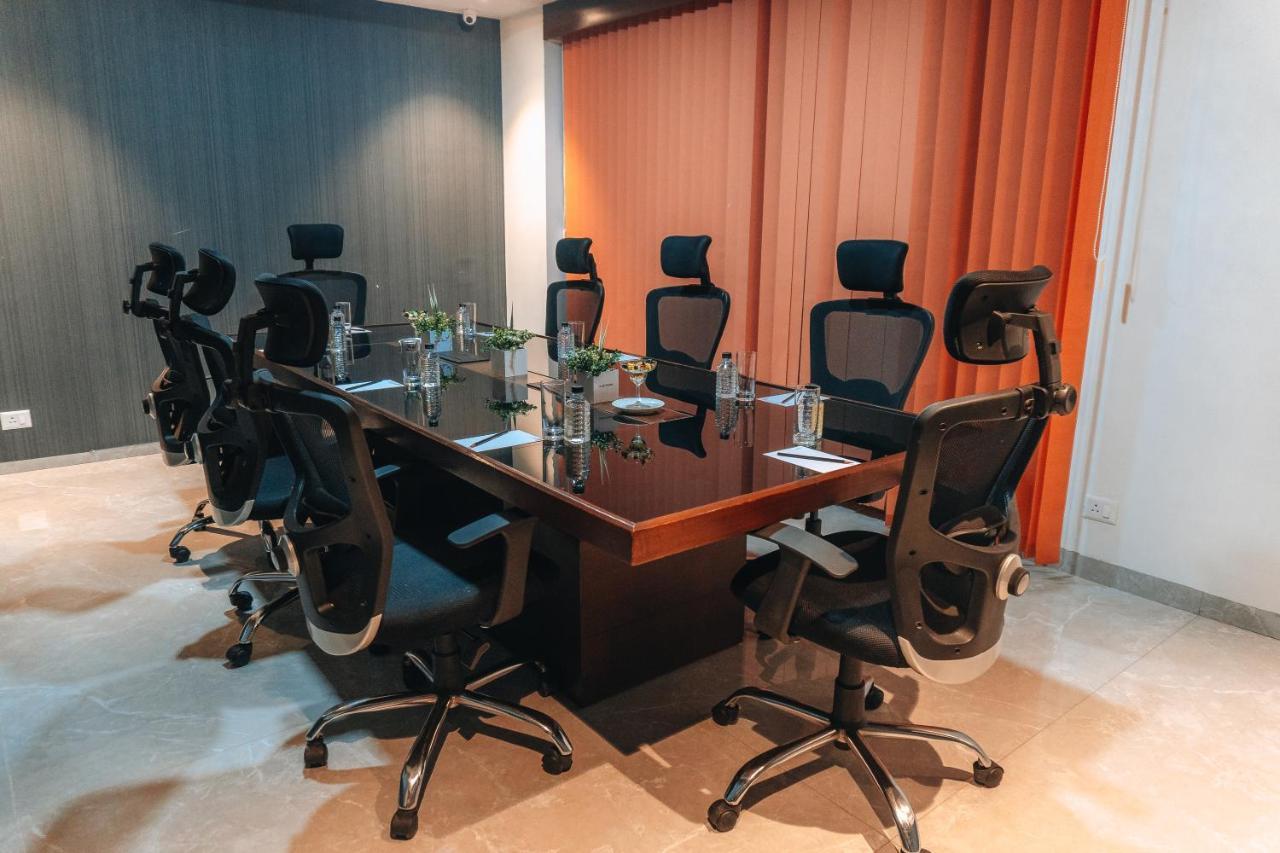 Jardin Hotels Indore Exterior photo
