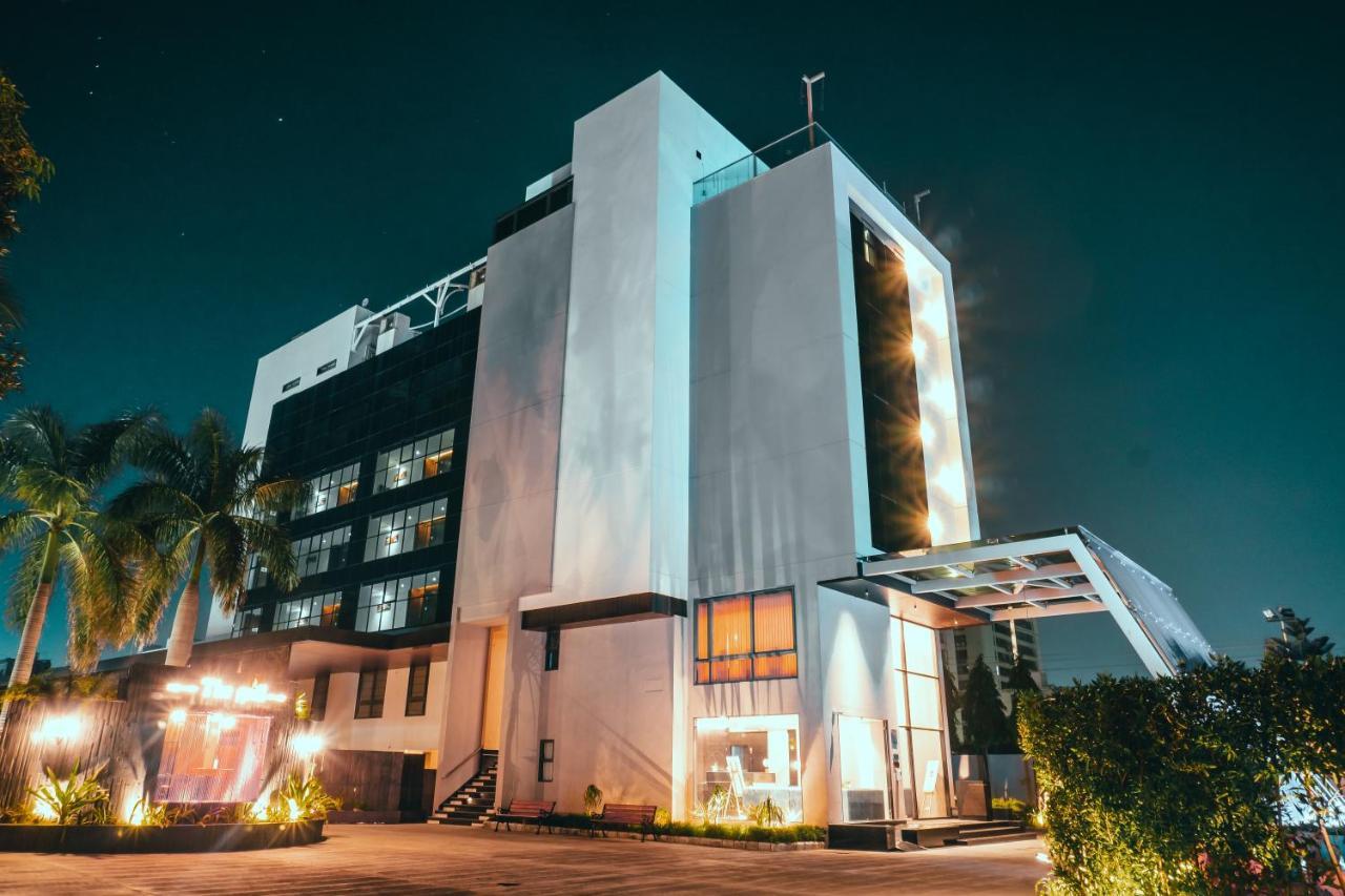 Jardin Hotels Indore Exterior photo