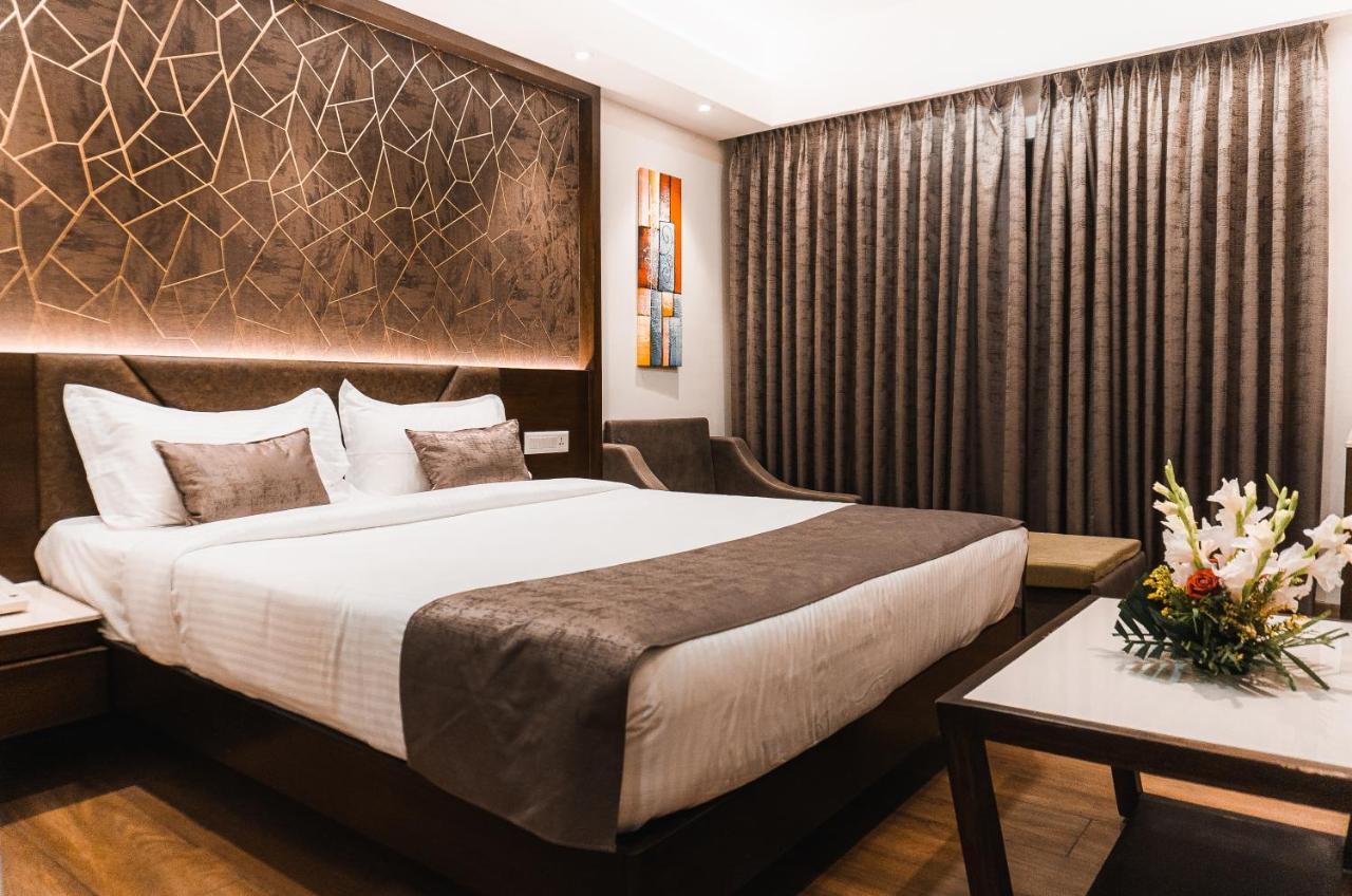 Jardin Hotels Indore Exterior photo