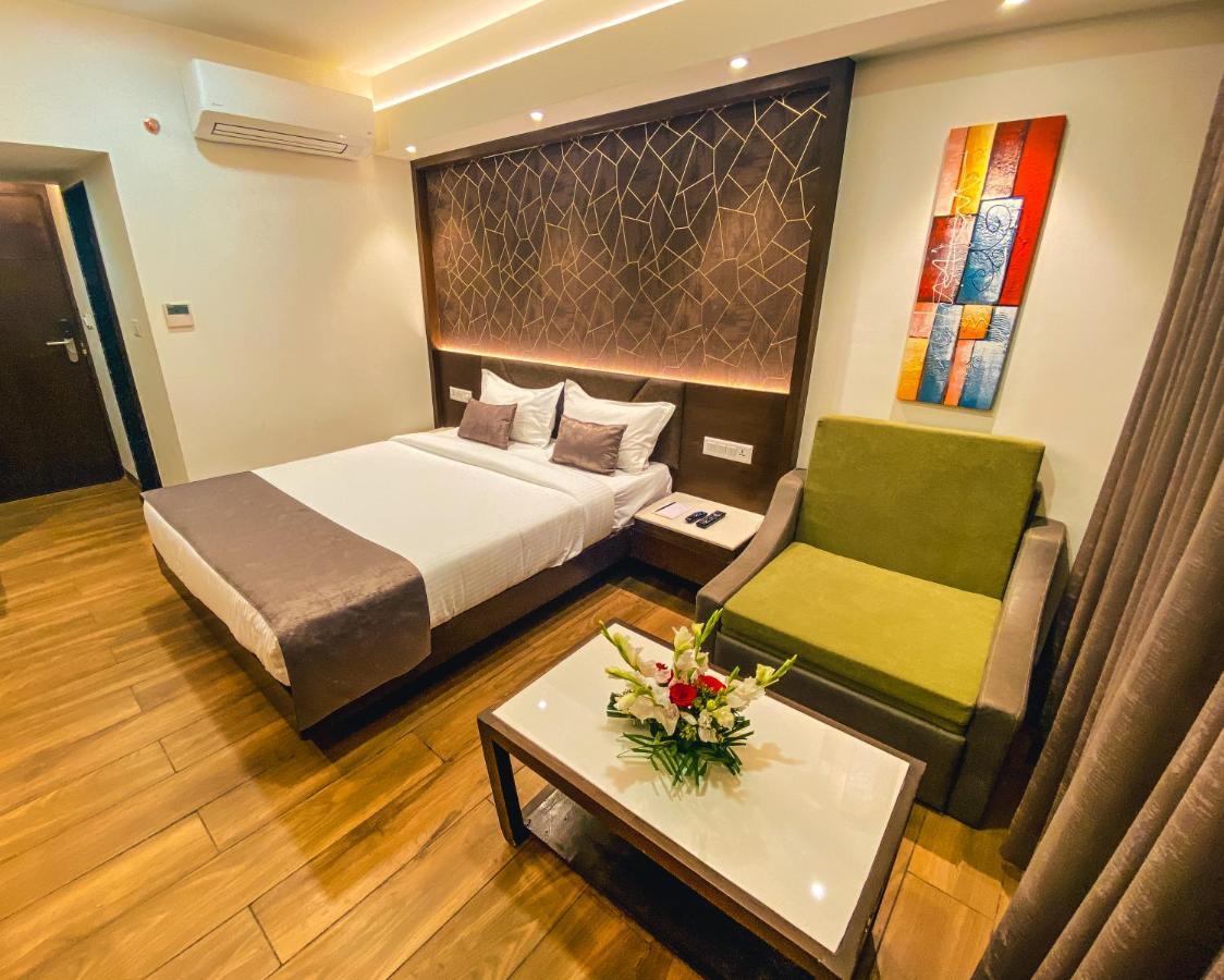 Jardin Hotels Indore Exterior photo