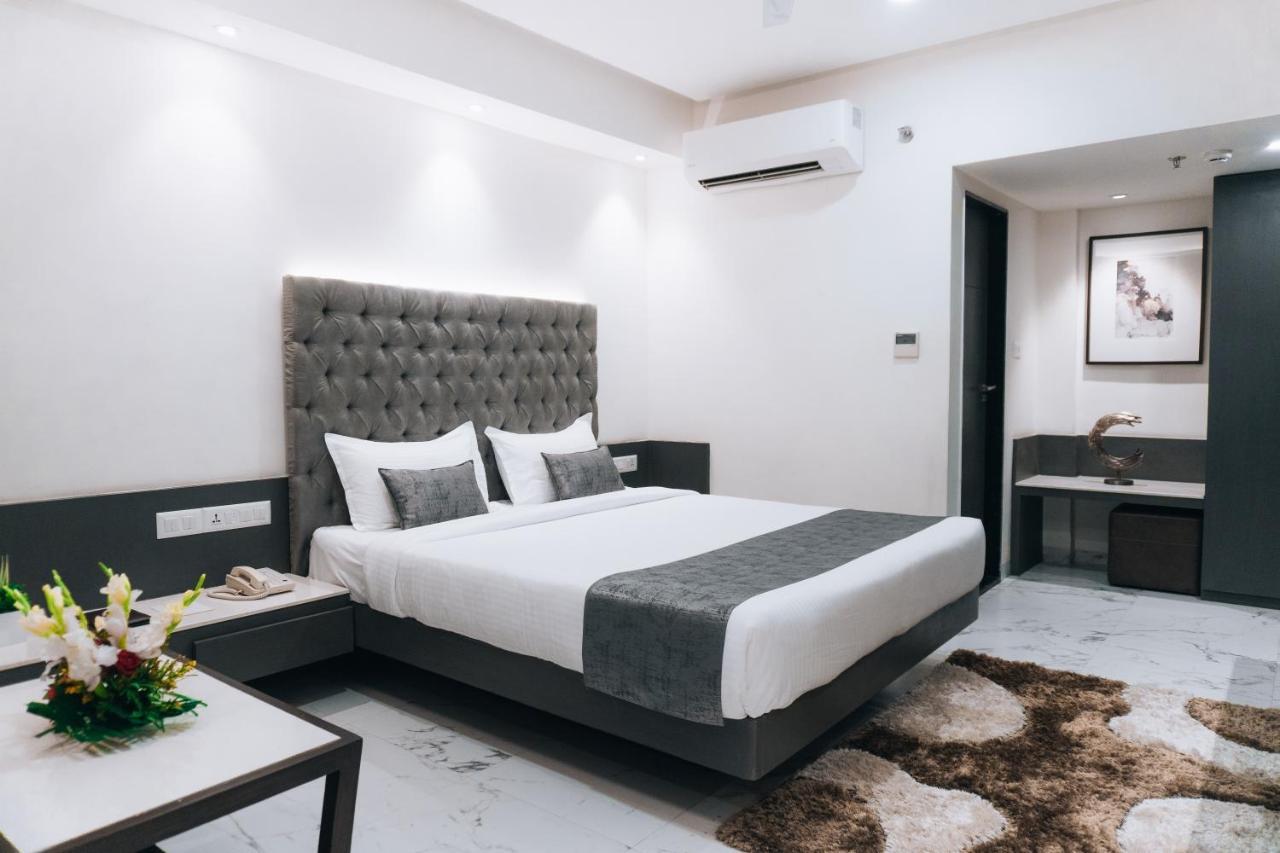 Jardin Hotels Indore Exterior photo