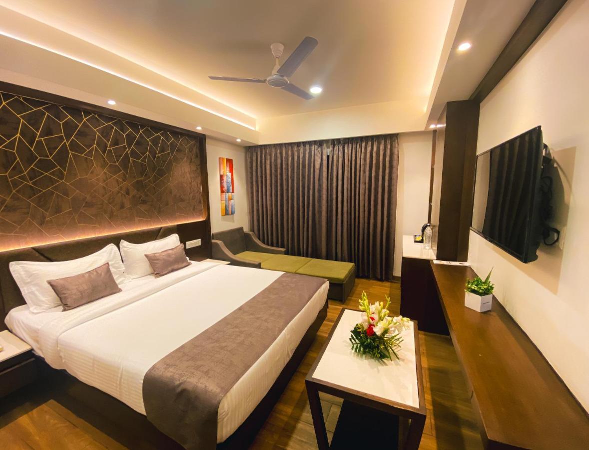 Jardin Hotels Indore Exterior photo