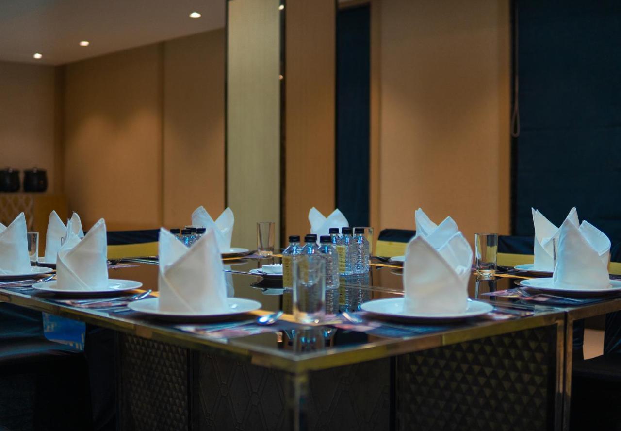 Jardin Hotels Indore Exterior photo