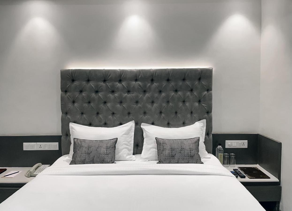 Jardin Hotels Indore Exterior photo