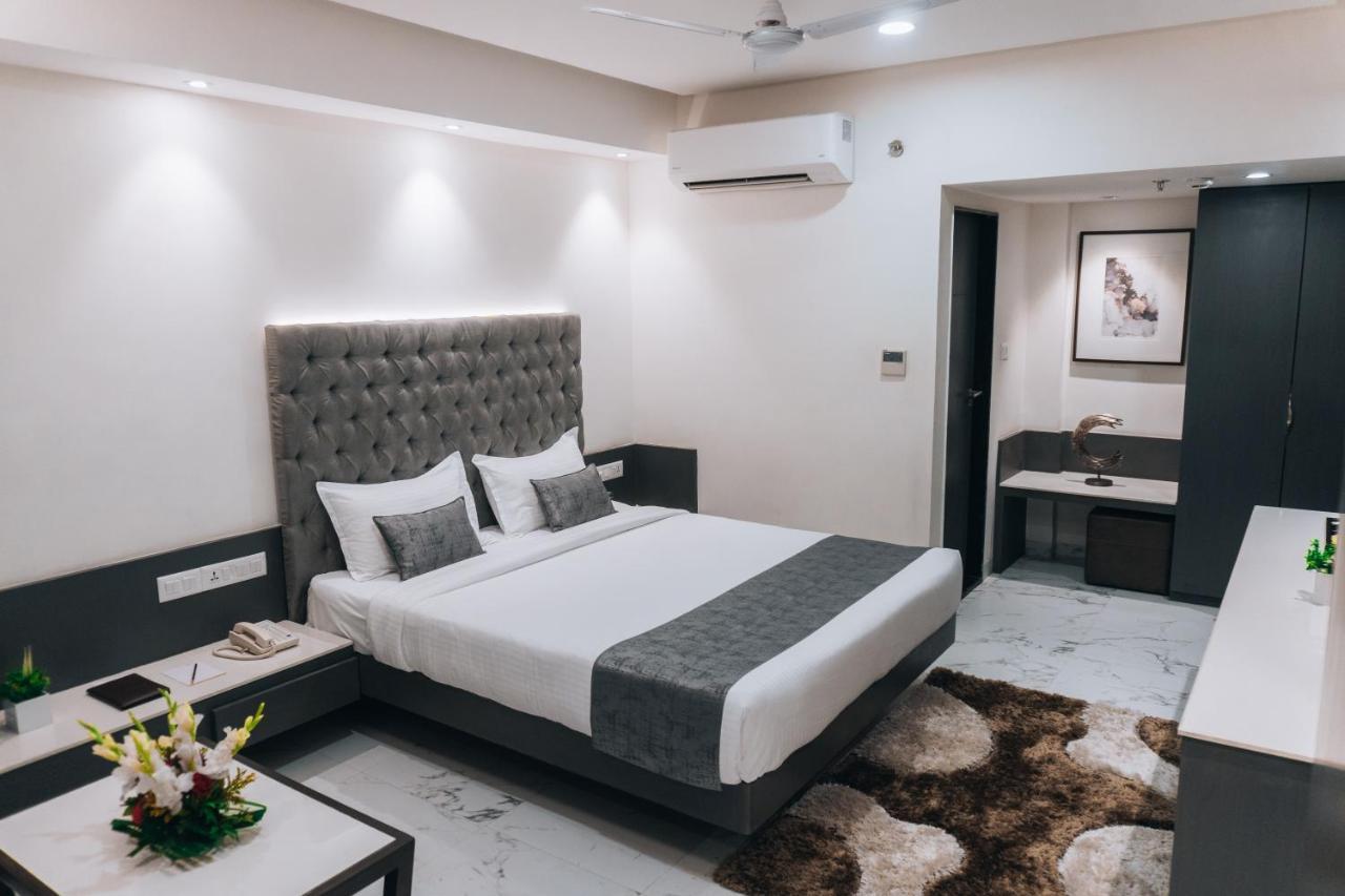 Jardin Hotels Indore Exterior photo