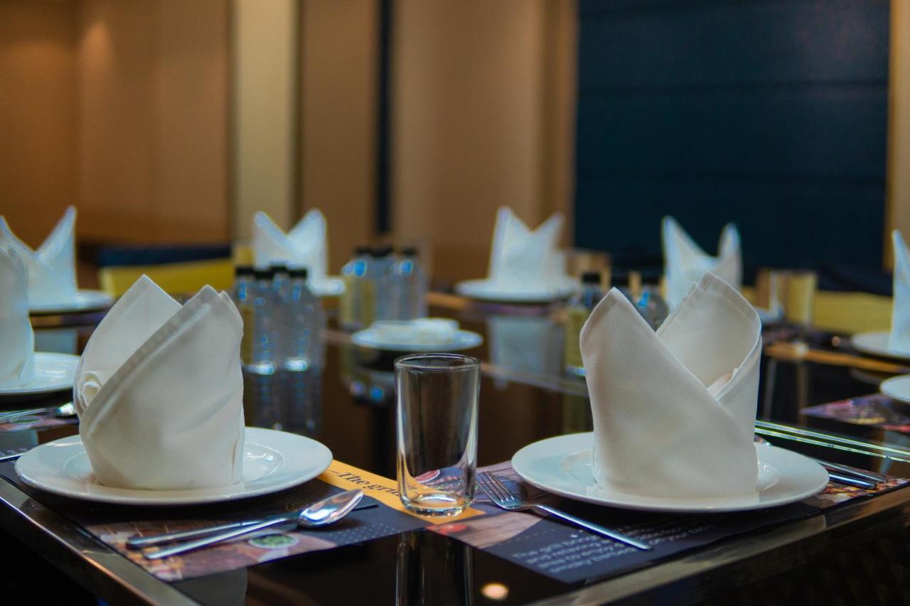 Jardin Hotels Indore Exterior photo