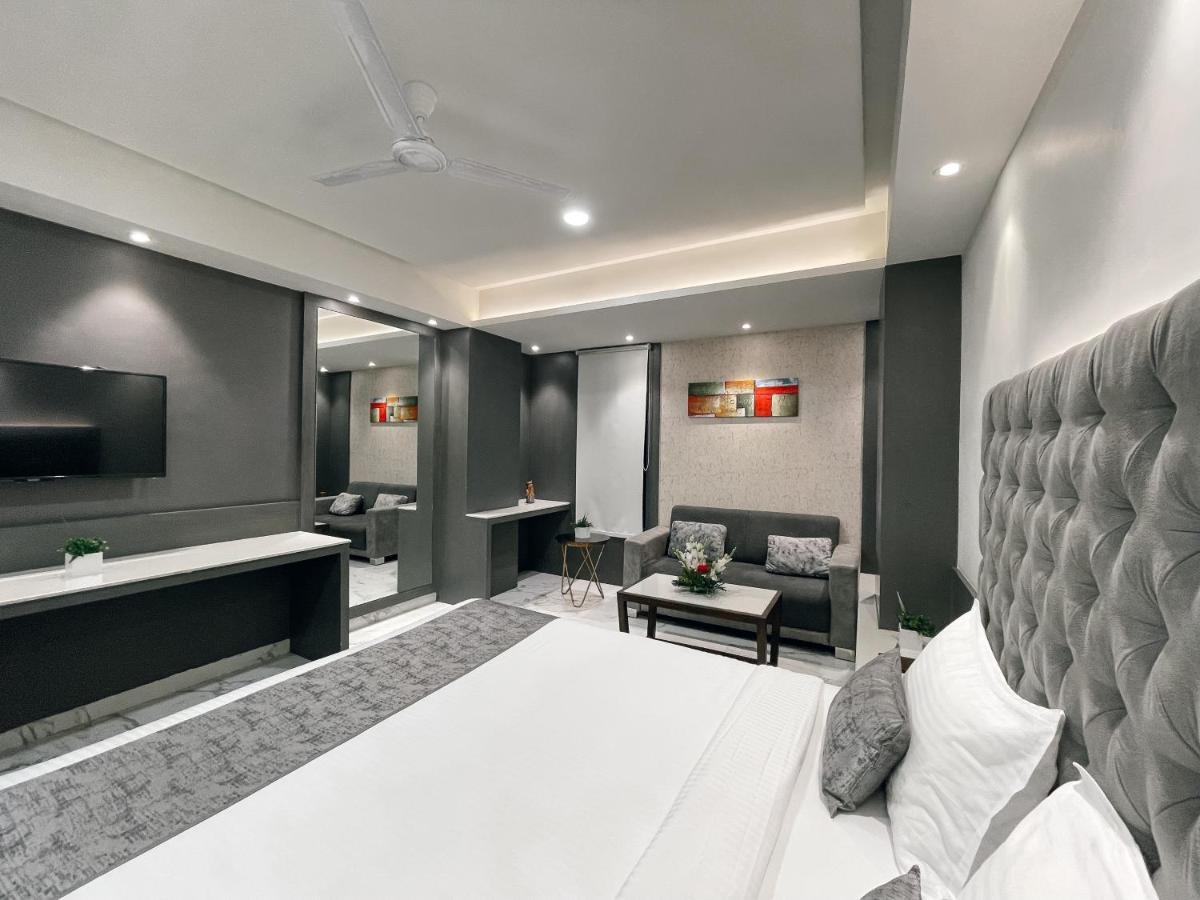 Jardin Hotels Indore Exterior photo