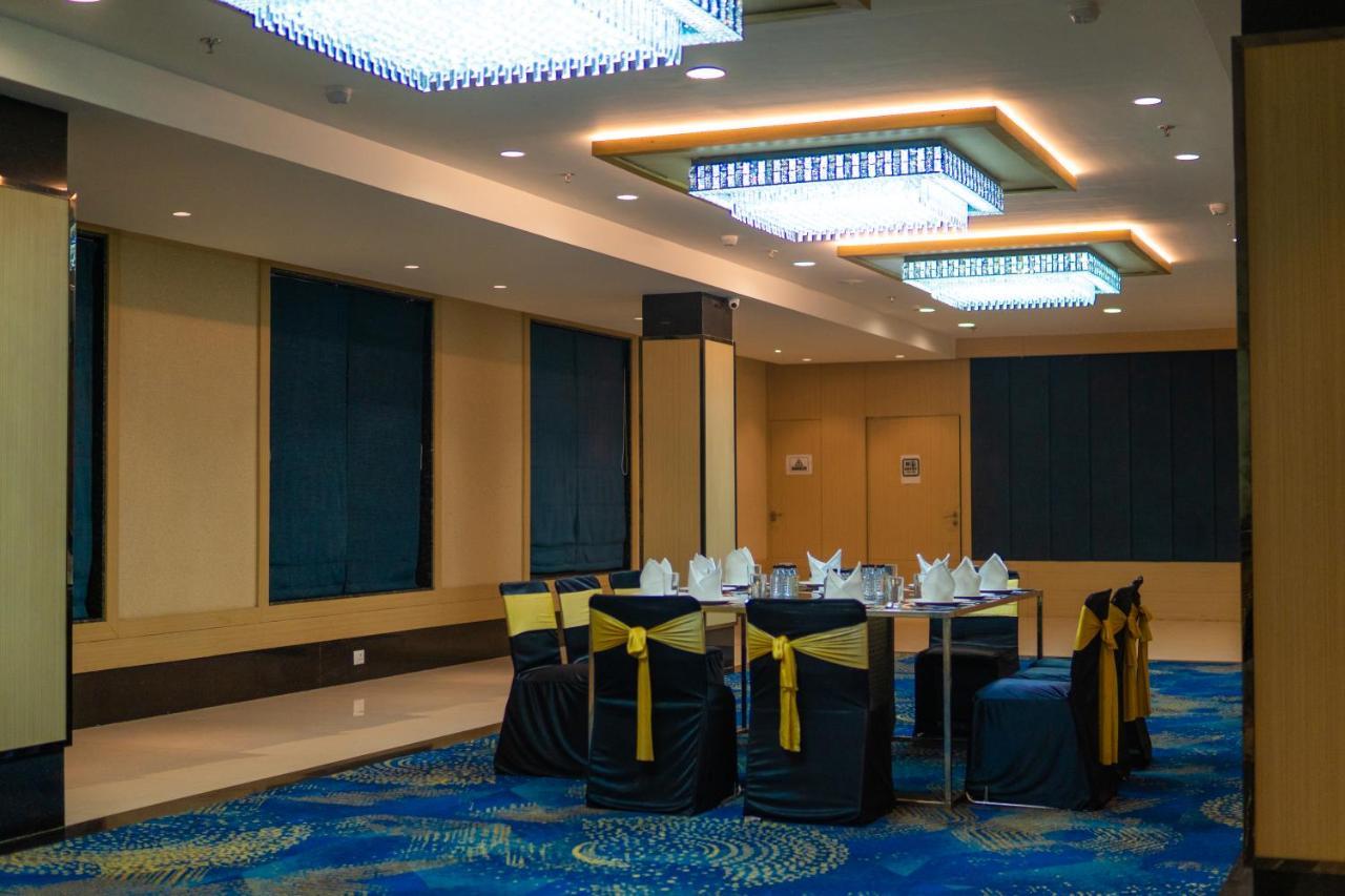 Jardin Hotels Indore Exterior photo