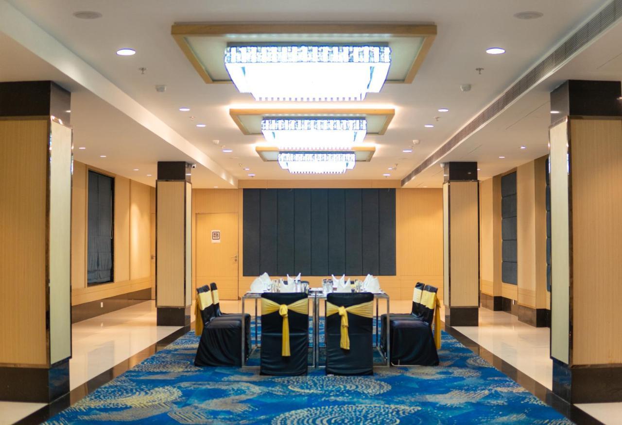 Jardin Hotels Indore Exterior photo